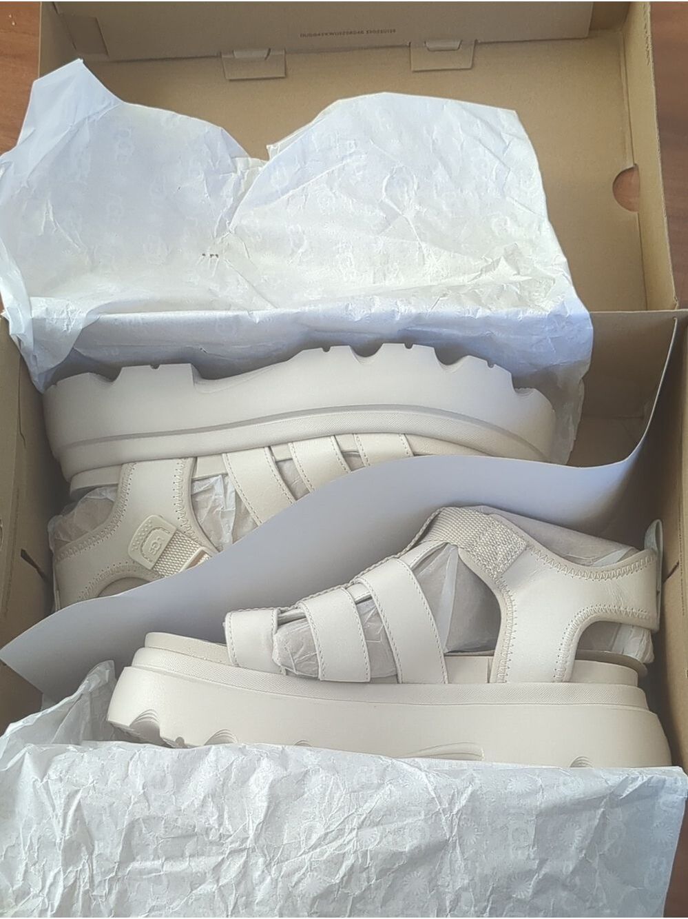 New Ugg Cora Platform Sandal Size 9 - Picture 3 of 10
